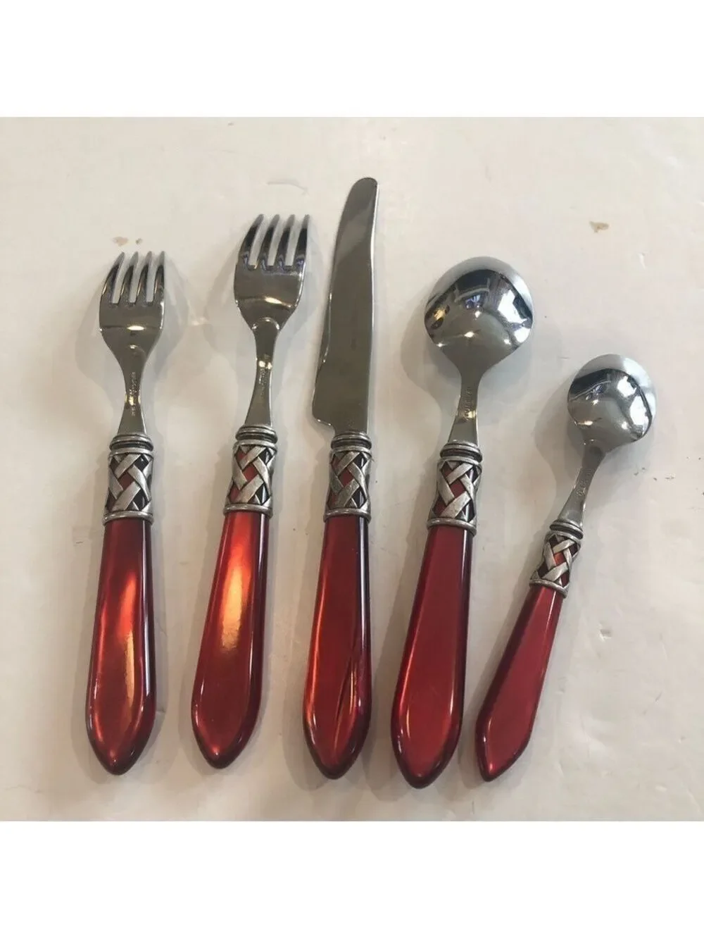 Bugatti for Vietri Aladdin 5 piece place setting. Red Italian vintage filigree